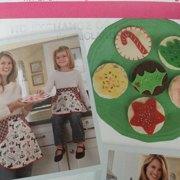 Child and Adult Apron & Play Food Cookies Toys Sewing Pattern Simplicity 2492 UC - Picture 4 of 12